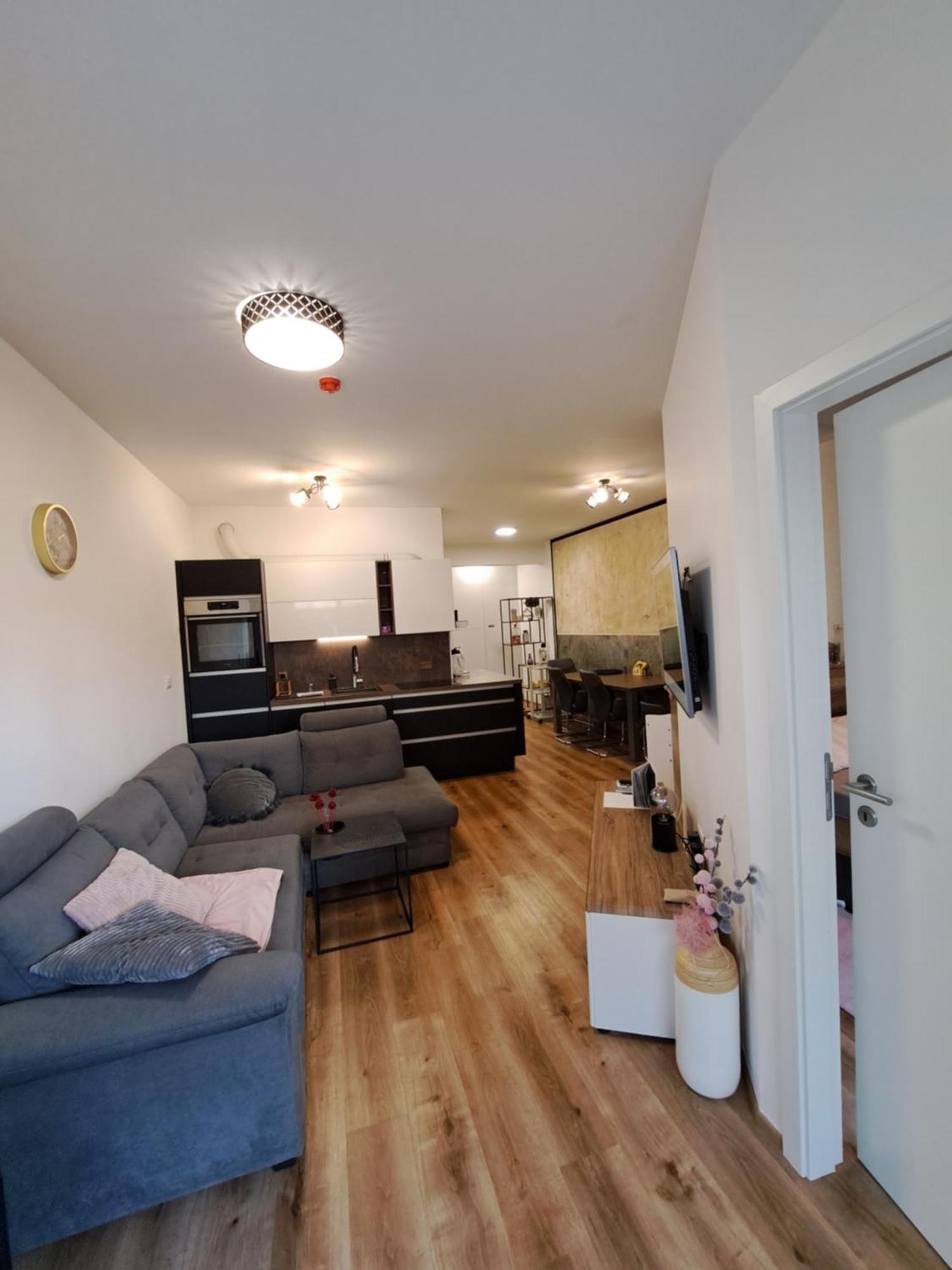Stunning New Apartment With Free Parking Near City Centre Ljubljana Buitenkant foto